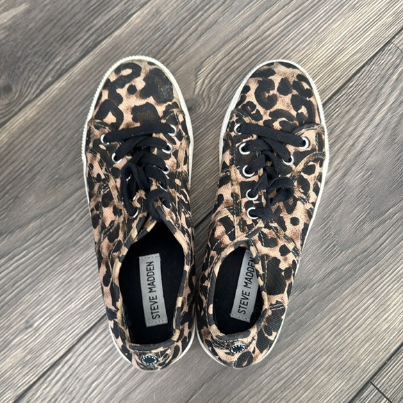 Steve Madden Emmi Women's Leopard Print Platform Sneakers - Picture 5 of 7